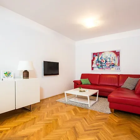 Marta Apartment *